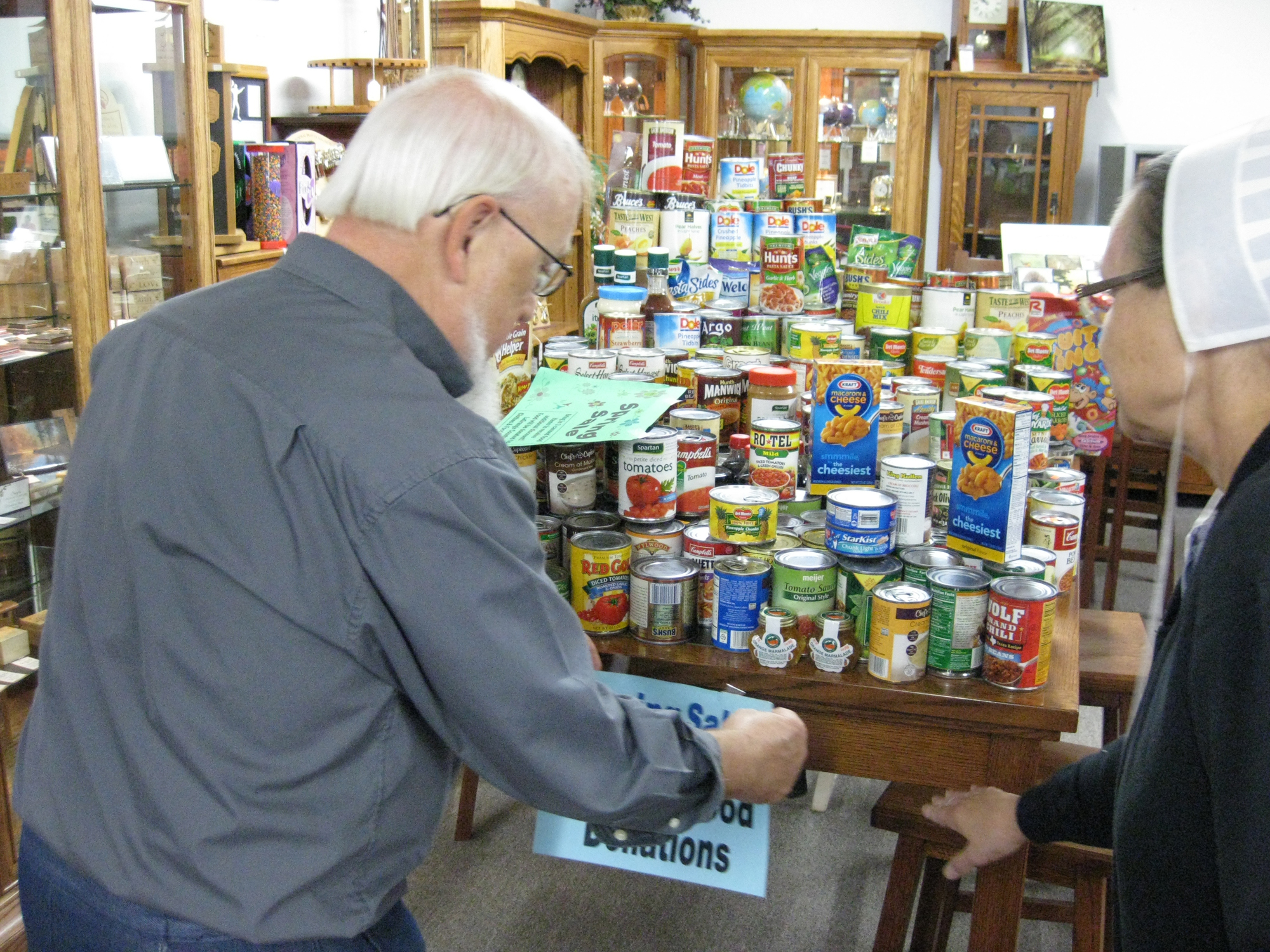 Food Drive LeRoy and Ida